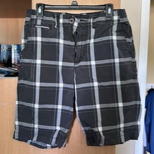 American Eagle men’s plaid shorts